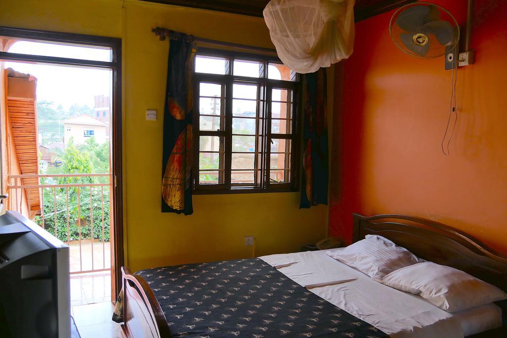 Hotel Acacia Kampala Exterior photo